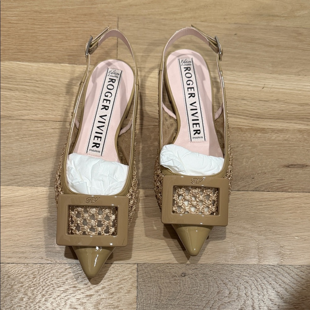 Roger Vivier Red Shoe Box with White Logo - Picture 4 of 8